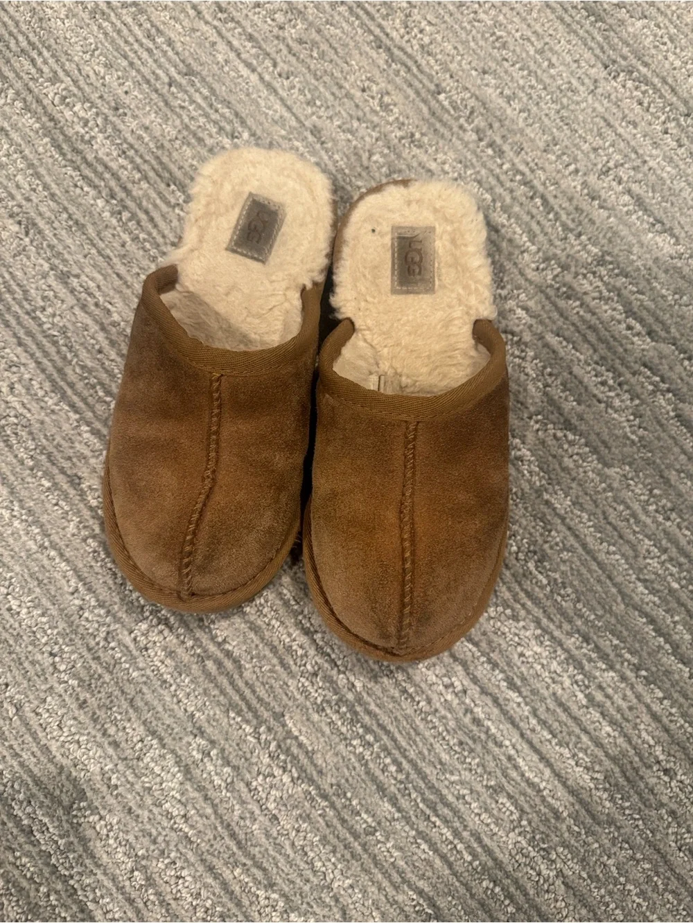UGG Kids Chestnut Suede Shearling-Lined Slip-On Clogs